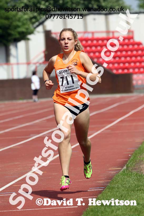 Chloe Price (Durham City) under-20 womens 1500 metres at the North Eastern Championships, Gateshead International Stadium.  Photos: David T. Hewitson/Sports for All Pics